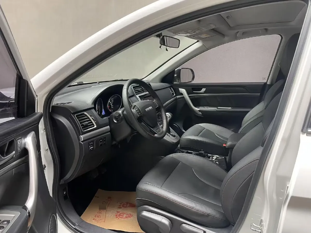 2019 Haval M6 1.5T 150HP L4 7DCT,autocango,china used car exporter,china ev exporter,chinese used car exporter,chinese used ev exporter