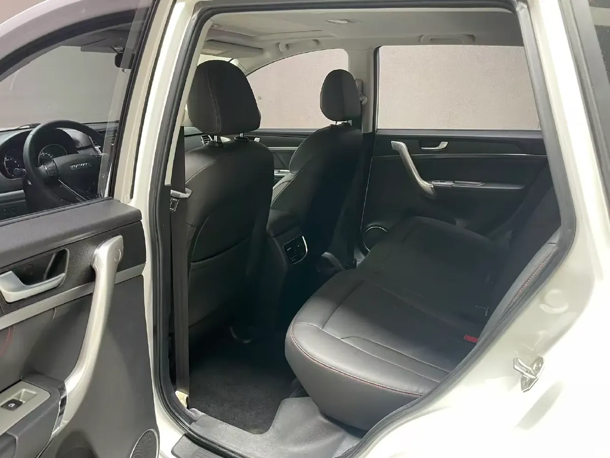 2019 Haval M6 1.5T 150HP L4 7DCT,autocango,china used car exporter,china ev exporter,chinese used car exporter,chinese used ev exporter