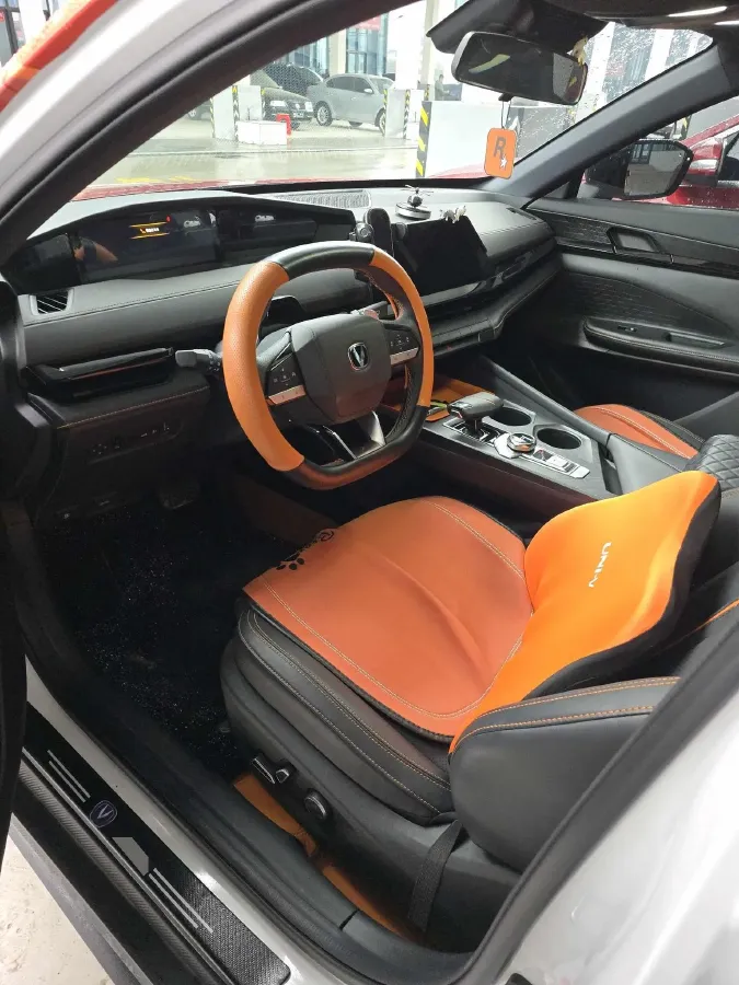 2025 ChangAn UNI-V 1.5T 192HP L4 7DCT,autocango,china used car exporter,china ev exporter,chinese used car exporter,chinese used ev exporter