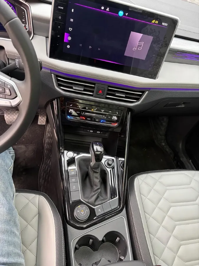 2024 Volkswagen Tayron 2.0T 220HP L4 7DCT,autocango,china used car exporter,china ev exporter,chinese used car exporter,chinese used ev exporter