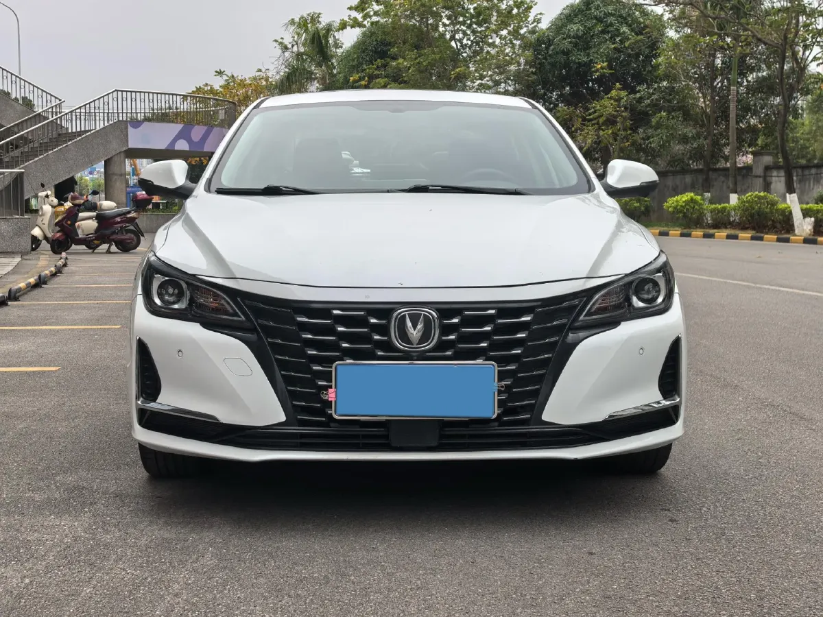 2022 ChangAn Raeton CC 1.5T 188HP L4 7DCT,autocango,china used car exporter,china ev exporter,chinese used car exporter,chinese used ev exporter