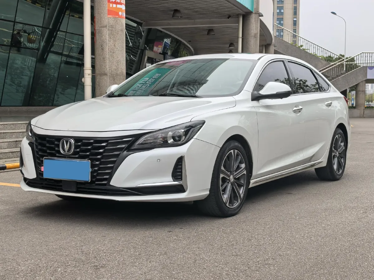 2022 ChangAn Raeton CC 1.5T 188HP L4 7DCT,autocango,china used car exporter,china ev exporter,chinese used car exporter,chinese used ev exporter