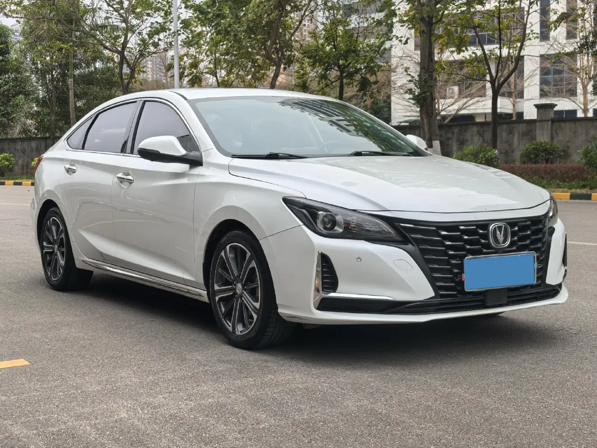 2022 ChangAn Raeton CC 1.5T 188HP L4 7DCT,autocango,china used car exporter,china ev exporter,chinese used car exporter,chinese used ev exporter