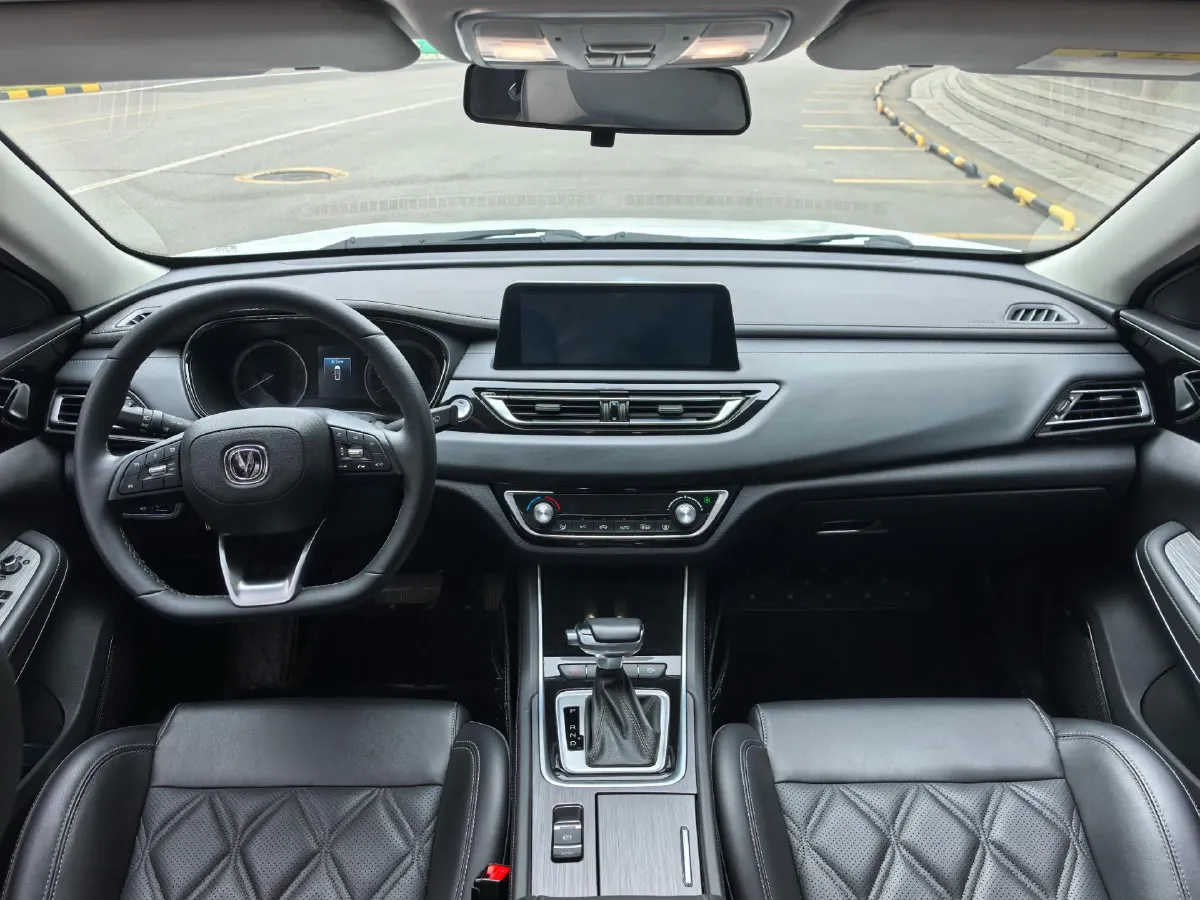 2022 ChangAn Raeton CC 1.5T 188HP L4 7DCT,autocango,china used car exporter,china ev exporter,chinese used car exporter,chinese used ev exporter