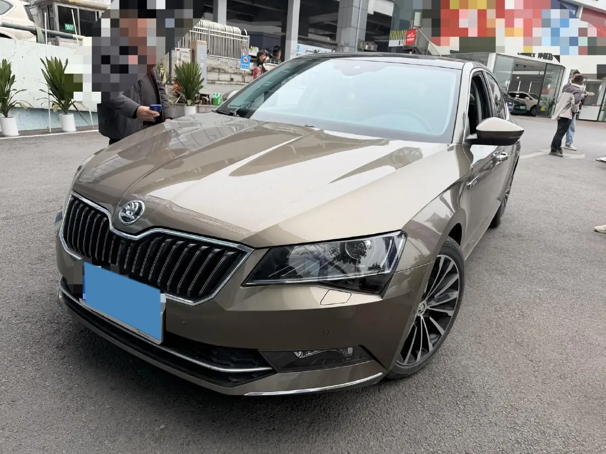 2018 Skoda Kodiak 1.8T 180HP L4 7DCT,autocango,china used car exporter,china ev exporter,chinese used car exporter,chinese used ev exporter
