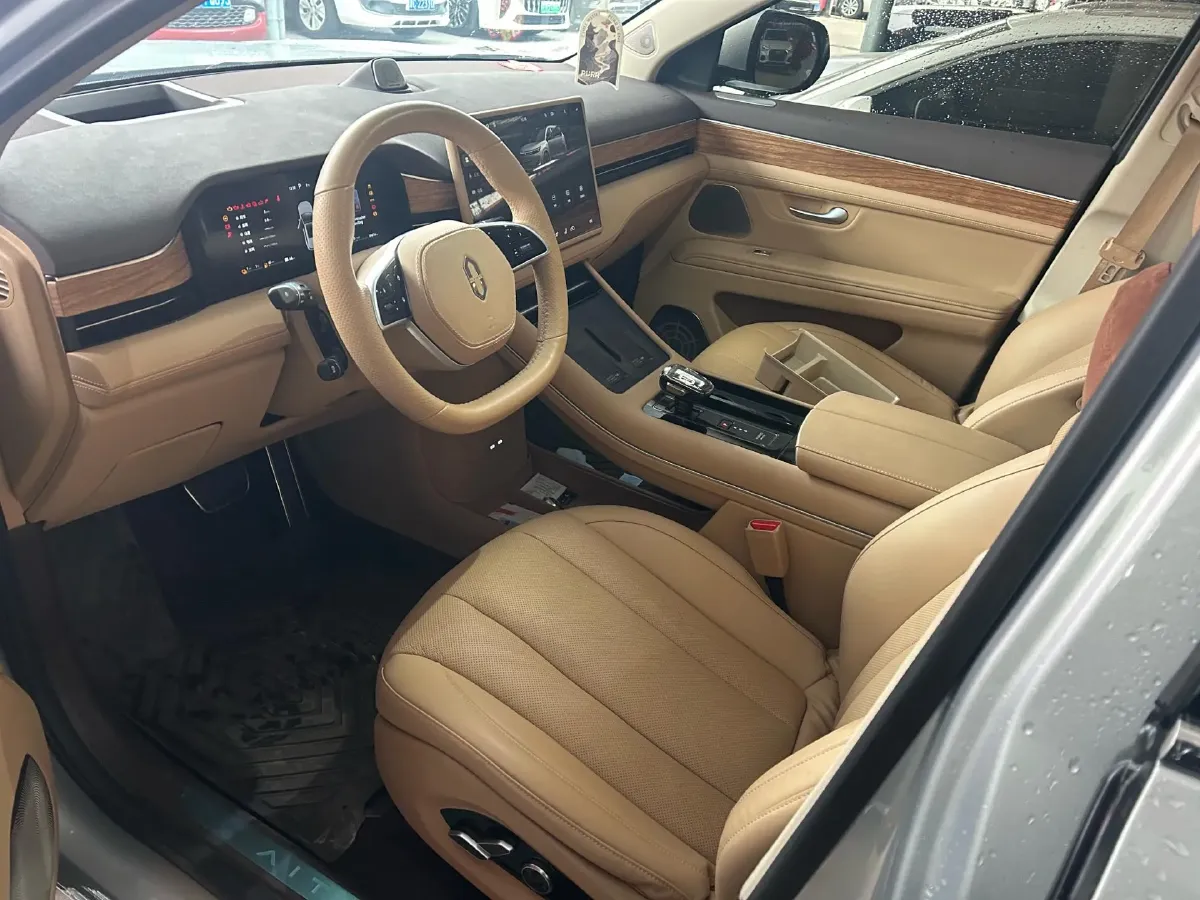 2024 AITO AITO M7 1.5T 152HP L4 REEV 40KWH,autocango,china used car exporter,china ev exporter,chinese used car exporter,chinese used ev exporter