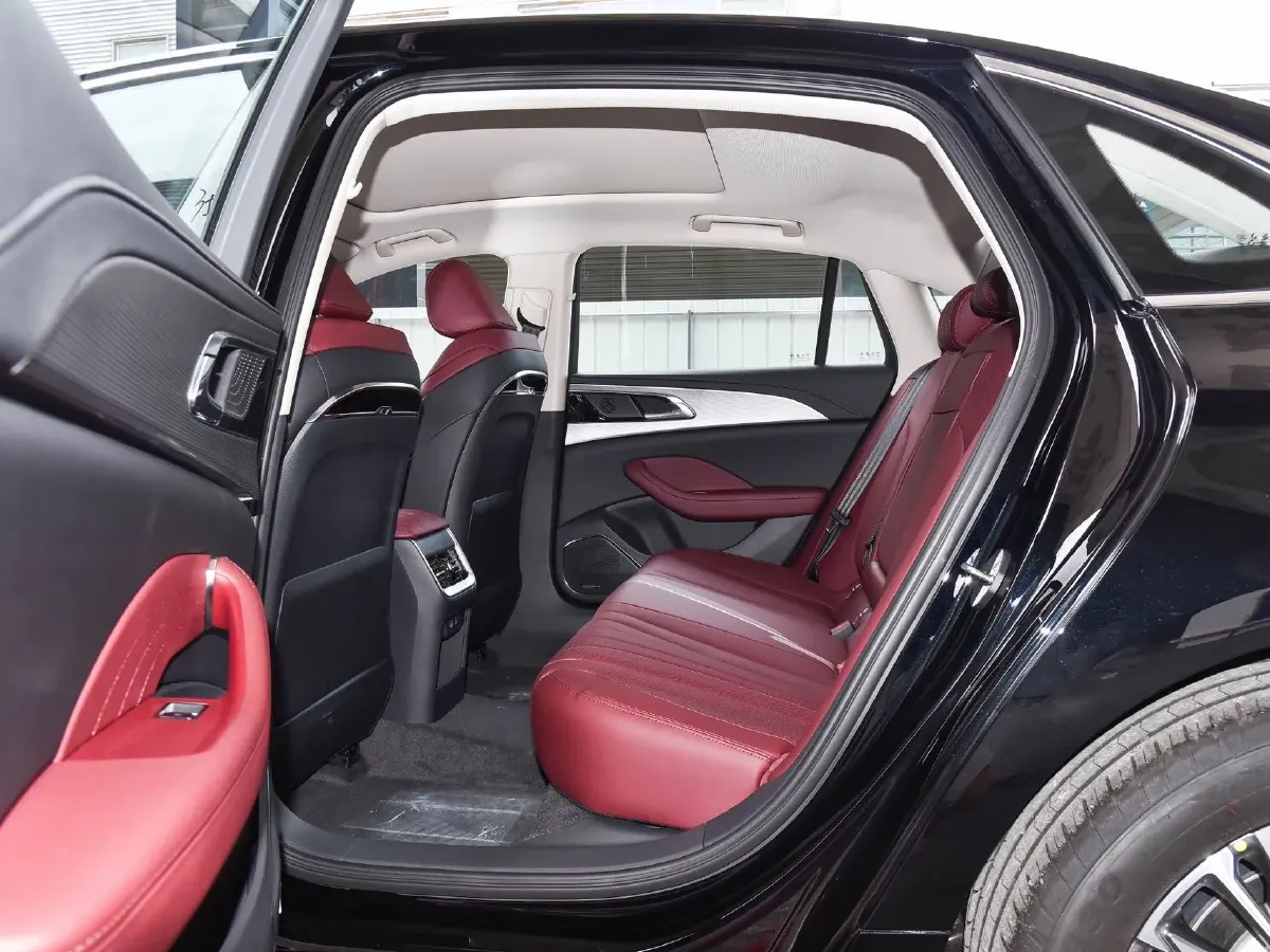 2024 HongQi H5 1.5T 169HP L4 7DCT,autocango,china used car exporter,china ev exporter,chinese used car exporter,chinese used ev exporter