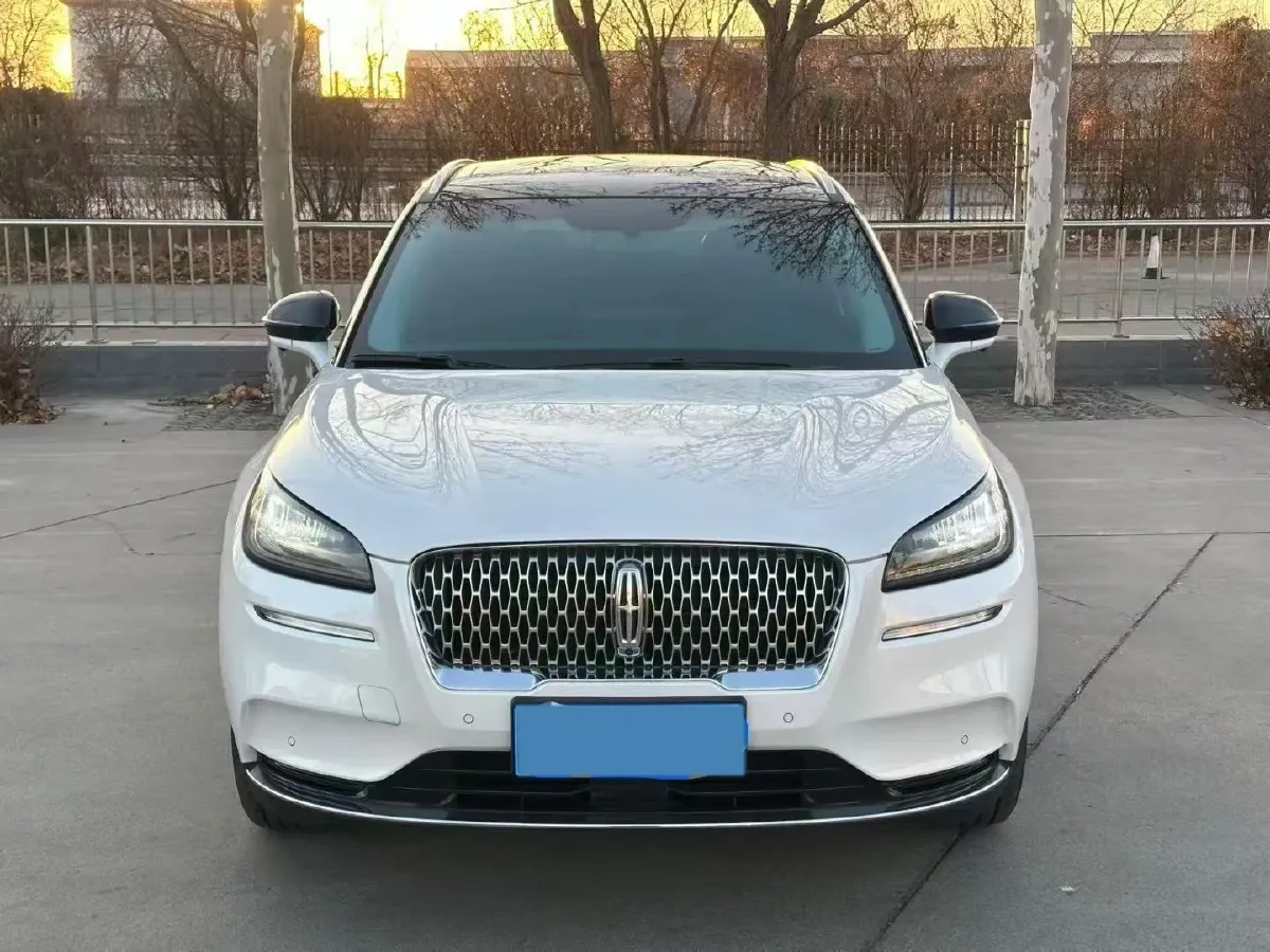 2023 Lincoln Corsair 2.0T 261HP L4 8AT,autocango,china used car exporter,china ev exporter,chinese used car exporter,chinese used ev exporter