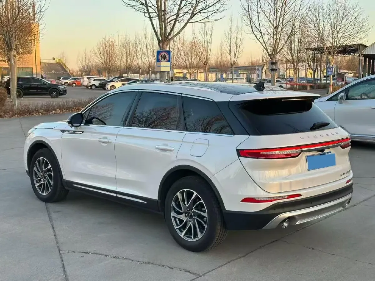 2023 Lincoln Corsair 2.0T 261HP L4 8AT,autocango,china used car exporter,china ev exporter,chinese used car exporter,chinese used ev exporter