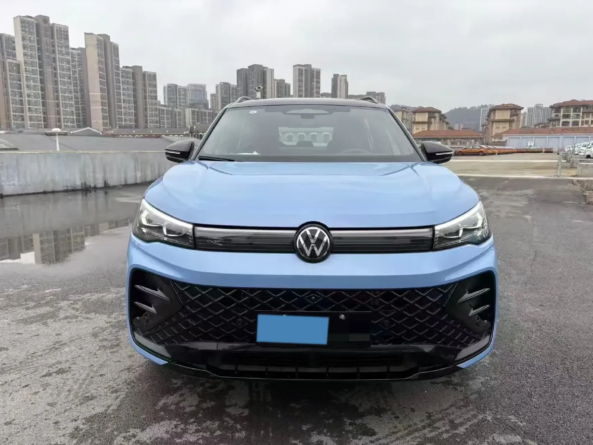 2024 Volkswagen Tiguan L 2.0T 220HP L4 7DCT,autocango,china used car exporter,china ev exporter,chinese used car exporter,chinese used ev exporter