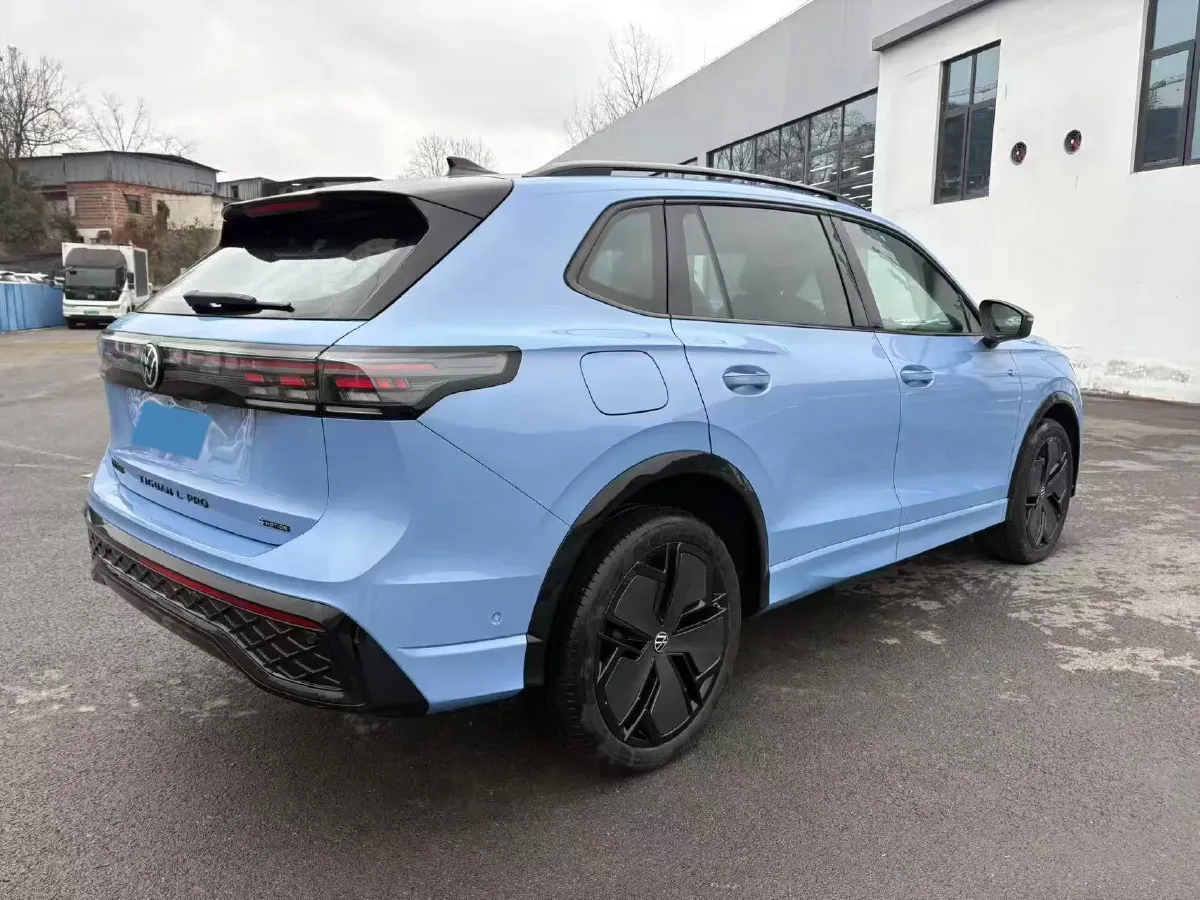 2024 Volkswagen Tiguan L 2.0T 220HP L4 7DCT,autocango,china used car exporter,china ev exporter,chinese used car exporter,chinese used ev exporter