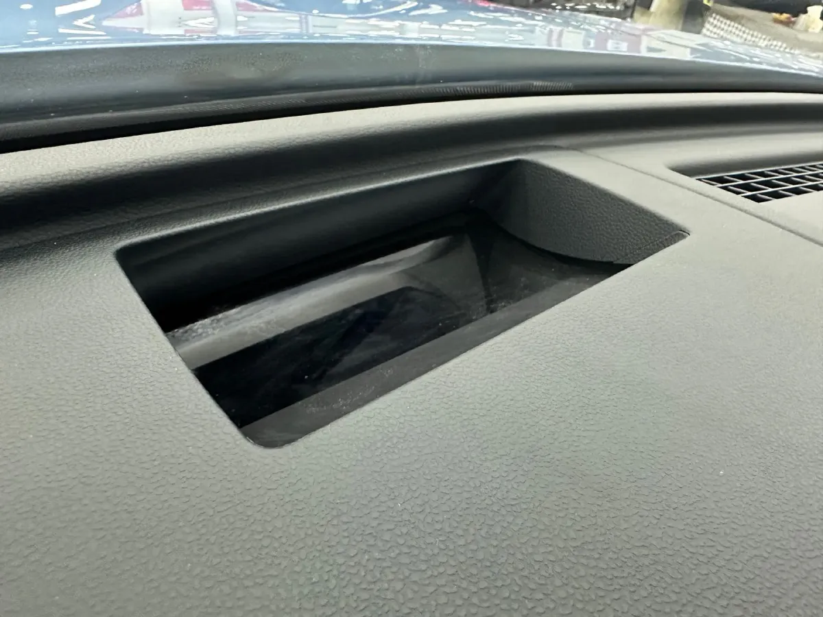 2024 Volkswagen Tiguan L 2.0T 220HP L4 7DCT,autocango,china used car exporter,china ev exporter,chinese used car exporter,chinese used ev exporter