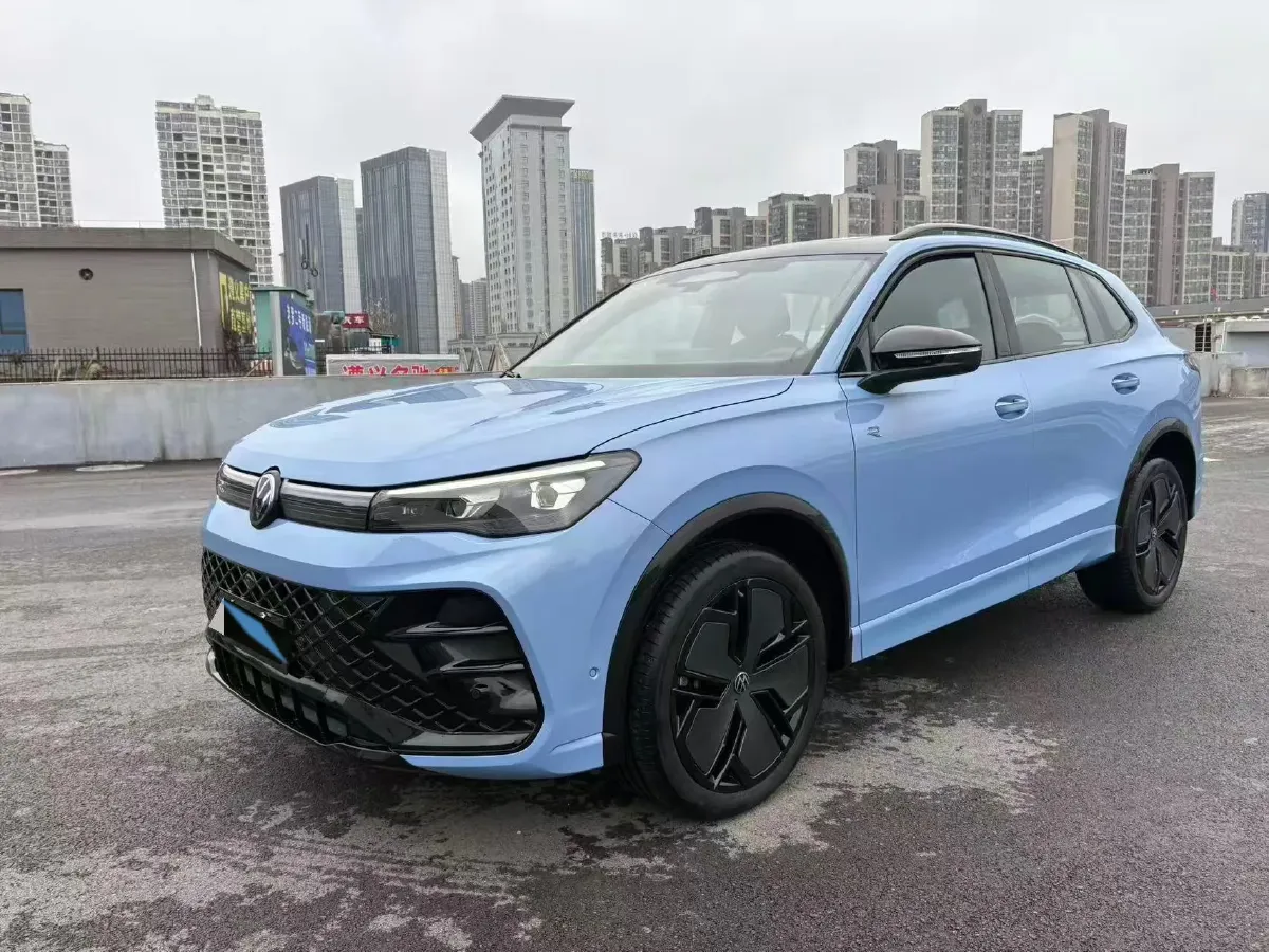 2024 Volkswagen Tiguan L 2.0T 220HP L4 7DCT,autocango,china used car exporter,china ev exporter,chinese used car exporter,chinese used ev exporter