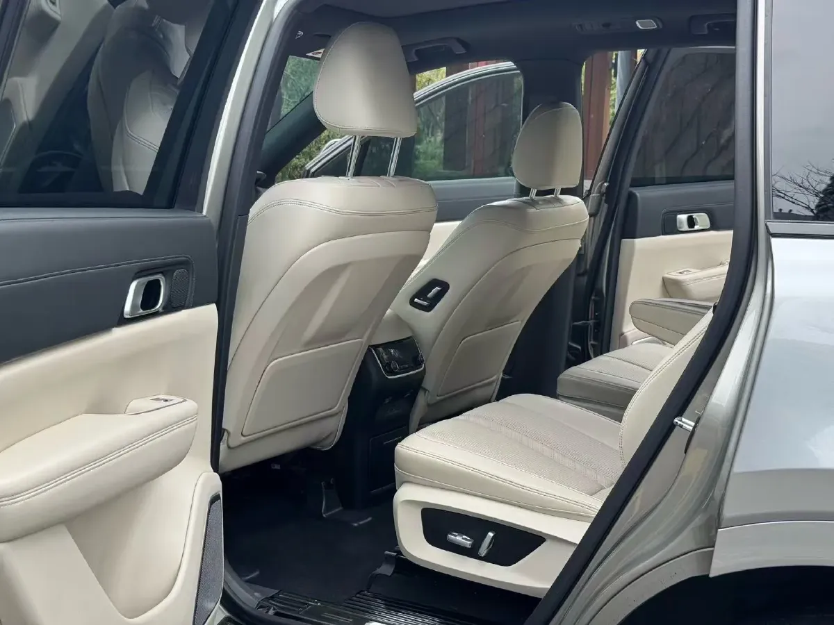 2020 Li ONE Range Extended 131HP REEV 40.5KWH,autocango,china used car exporter,china ev exporter,chinese used car exporter,chinese used ev exporter