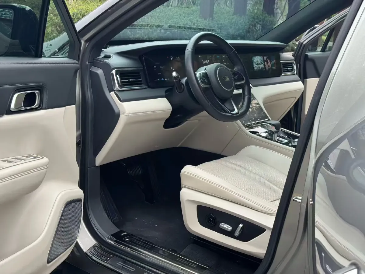 2020 Li ONE Range Extended 131HP REEV 40.5KWH,autocango,china used car exporter,china ev exporter,chinese used car exporter,chinese used ev exporter