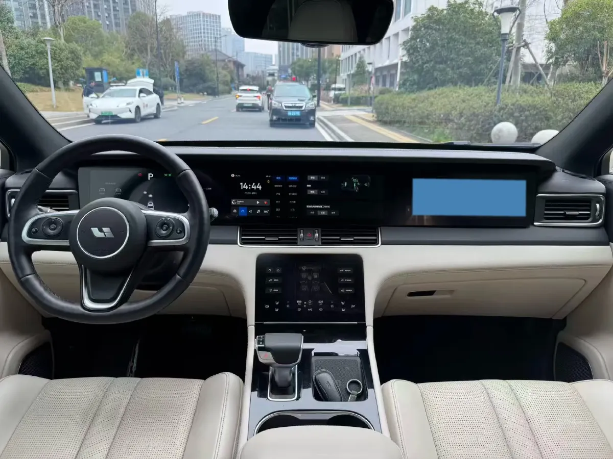 2020 Li ONE Range Extended 131HP REEV 40.5KWH,autocango,china used car exporter,china ev exporter,chinese used car exporter,chinese used ev exporter