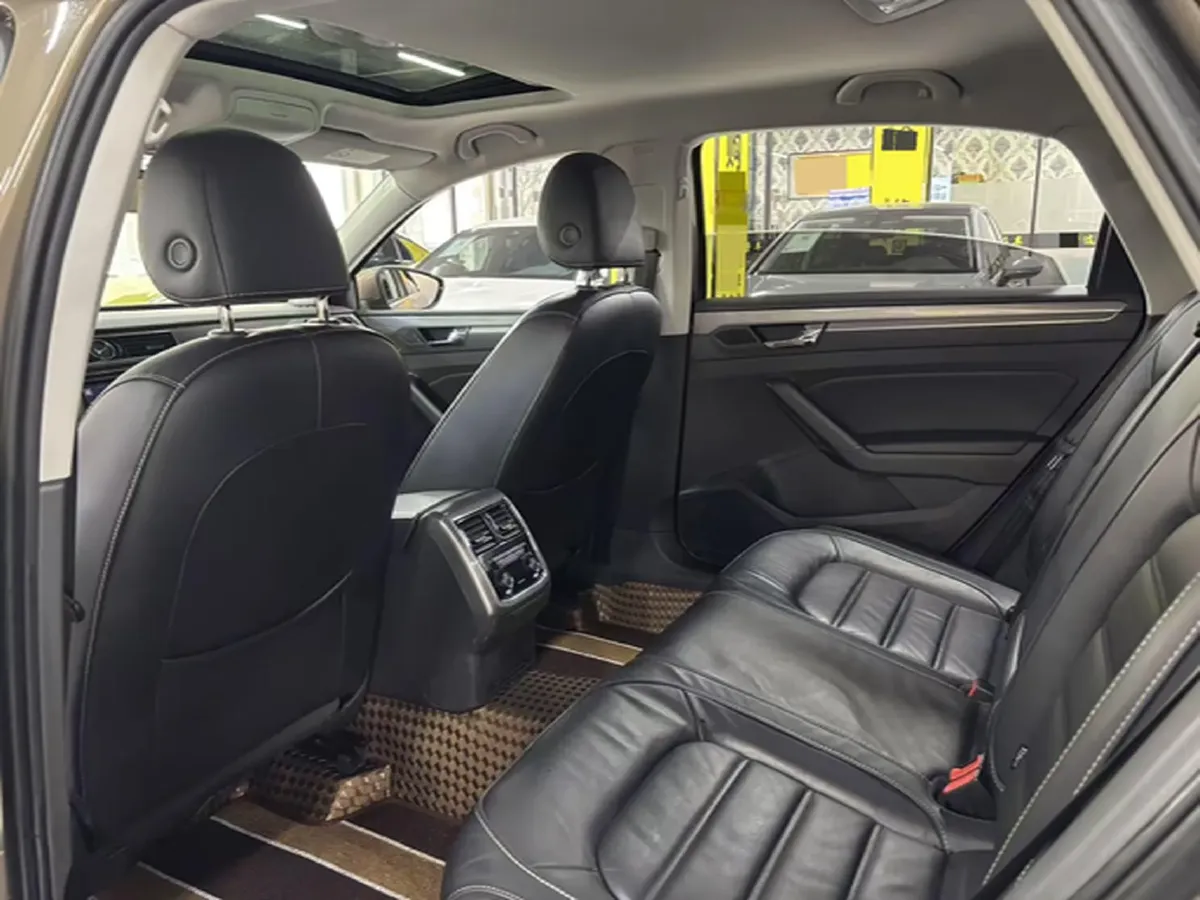 2017 Volkswagen Passat 1.8T 180HP L4 7DCT,autocango,china used car exporter,china ev exporter,chinese used car exporter,chinese used ev exporter