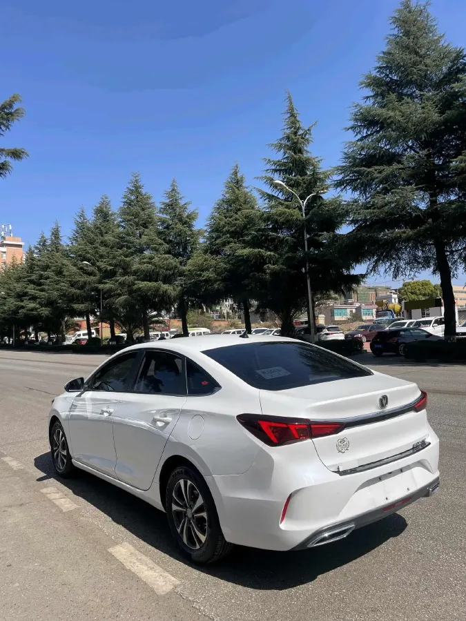 2022 ChangAn Eado 1.6L 128HP L4 5MT,autocango,china used car exporter,china ev exporter,chinese used car exporter,chinese used ev exporter