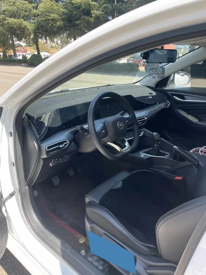 2022 ChangAn Eado 1.6L 128HP L4 5MT,autocango,china used car exporter,china ev exporter,chinese used car exporter,chinese used ev exporter