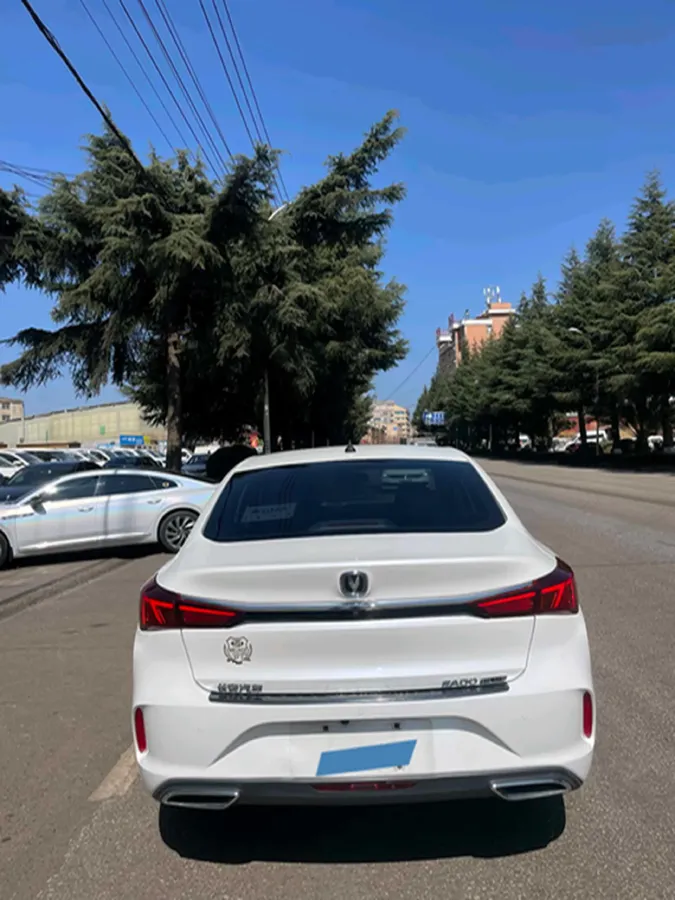 2022 ChangAn Eado 1.6L 128HP L4 5MT,autocango,china used car exporter,china ev exporter,chinese used car exporter,chinese used ev exporter