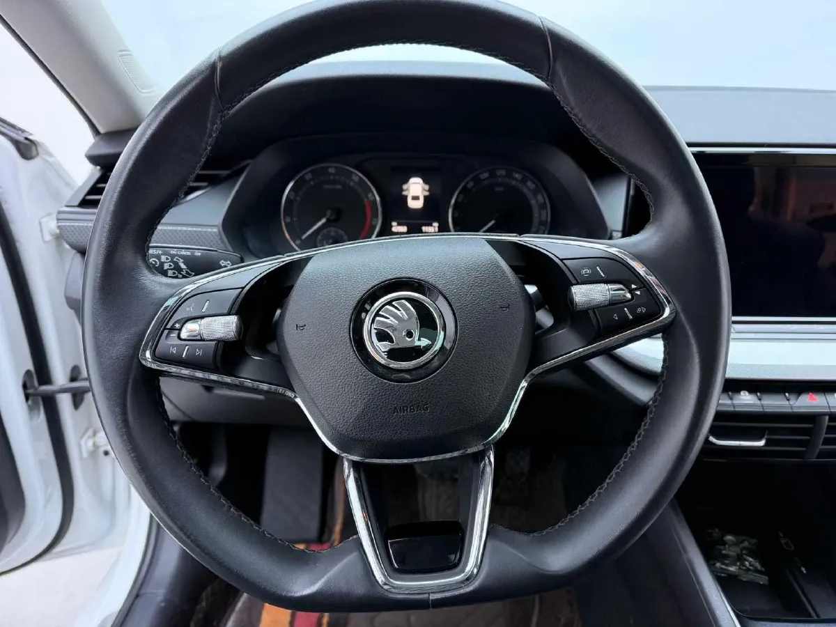 2021 Skoda Octavia 1.4T 150HP L4 7DCT,autocango,china used car exporter,china ev exporter,chinese used car exporter,chinese used ev exporter