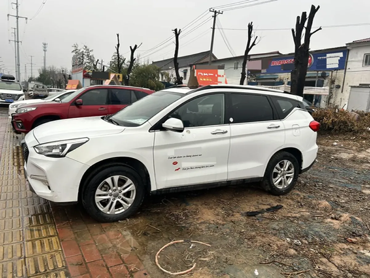 2017 Haval M6 1.5T 150HP L4 6MT,autocango,china used car exporter,china ev exporter,chinese used car exporter,chinese used ev exporter