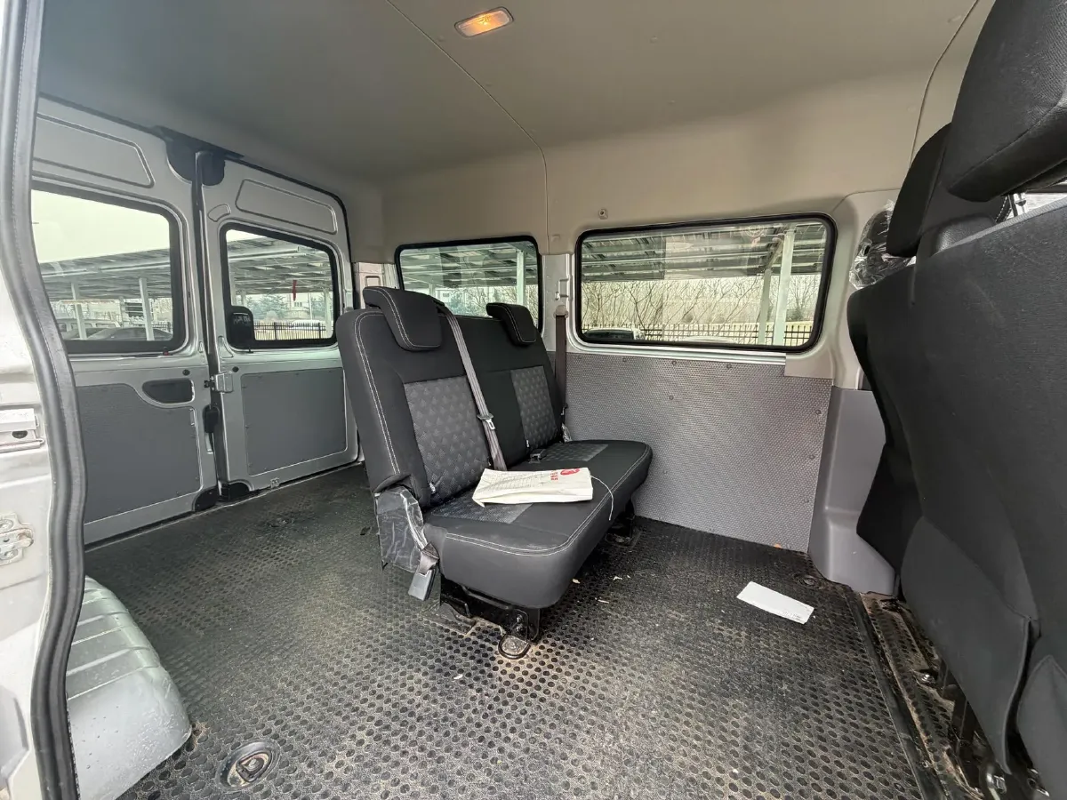 2021 MAXUS XinTu V80 2.0T 139HP L4 6MT,autocango,china used car exporter,china ev exporter,chinese used car exporter,chinese used ev exporter