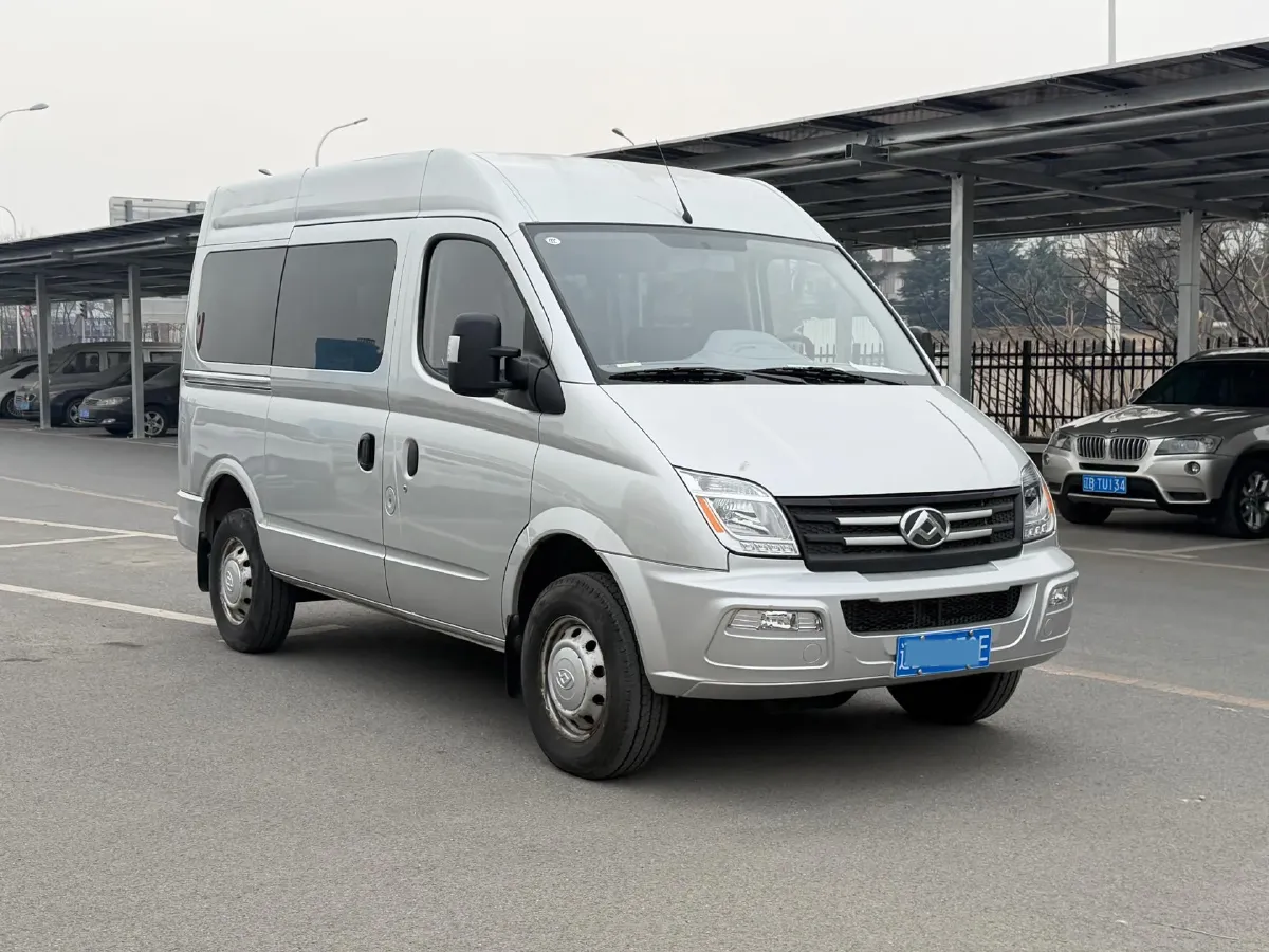 2021 MAXUS XinTu V80 2.0T 139HP L4 6MT,autocango,china used car exporter,china ev exporter,chinese used car exporter,chinese used ev exporter