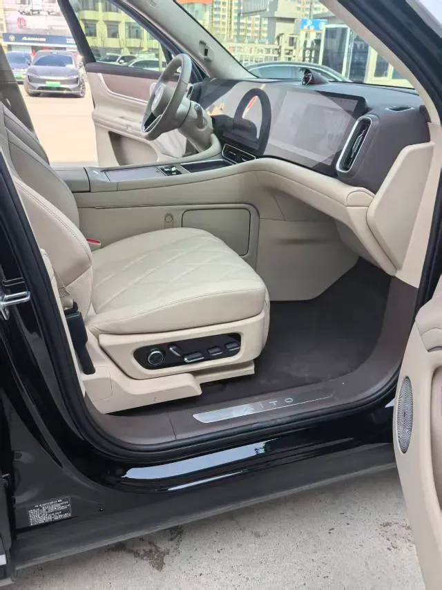 2025 AITO AITO M9 REEV 160HP REEV 52KWH,autocango,china used car exporter,china ev exporter,chinese used car exporter,chinese used ev exporter