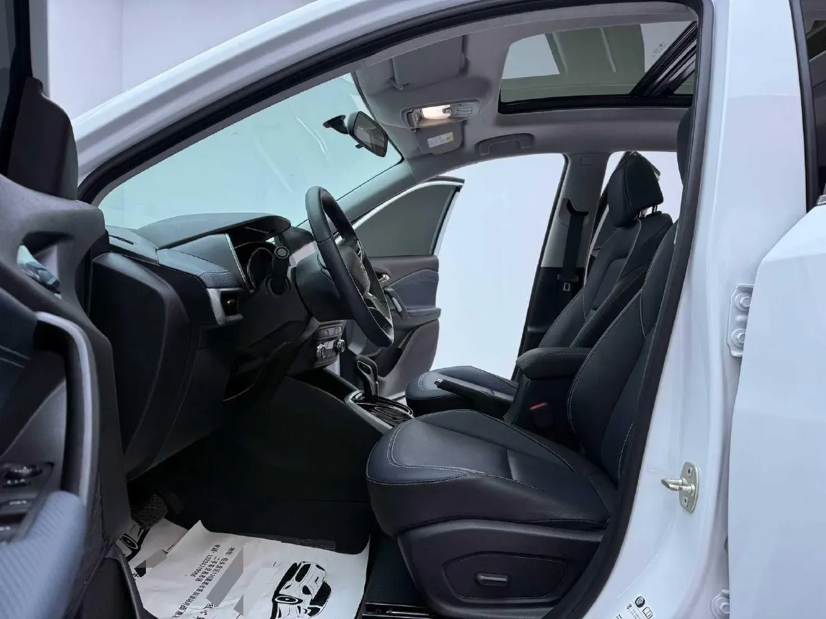 2021 Chevrolet Trax 1.0T 125HP L3 6AT,autocango,china used car exporter,china ev exporter,chinese used car exporter,chinese used ev exporter