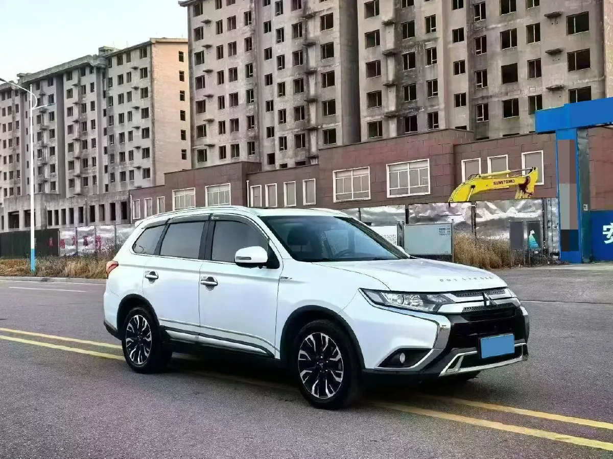 2019 Mitsubishi Outlander 2.0L 166HP L4 CVT,autocango,china used car exporter,china ev exporter,chinese used car exporter,chinese used ev exporter