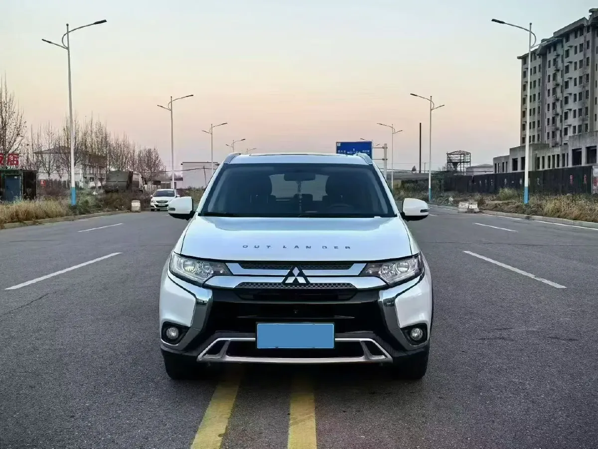 2019 Mitsubishi Outlander 2.0L 166HP L4 CVT,autocango,china used car exporter,china ev exporter,chinese used car exporter,chinese used ev exporter