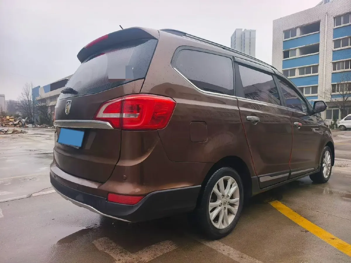 2016 BaoJun 730 1.5L 112HP L4 5MT,autocango,china used car exporter,china ev exporter,chinese used car exporter,chinese used ev exporter