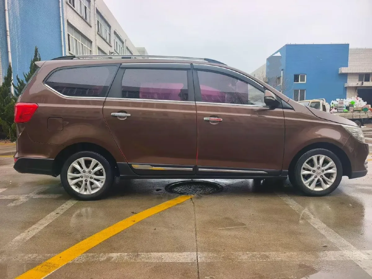 2016 BaoJun 730 1.5L 112HP L4 5MT,autocango,china used car exporter,china ev exporter,chinese used car exporter,chinese used ev exporter