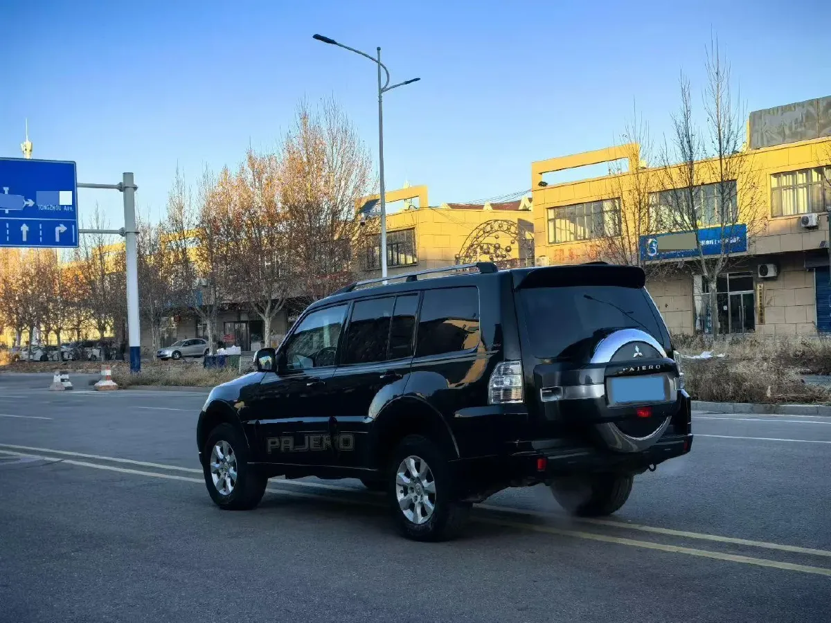 2019 Mitsubishi Pajero 3.0L 174HP V6 5AT,autocango,china used car exporter,china ev exporter,chinese used car exporter,chinese used ev exporter
