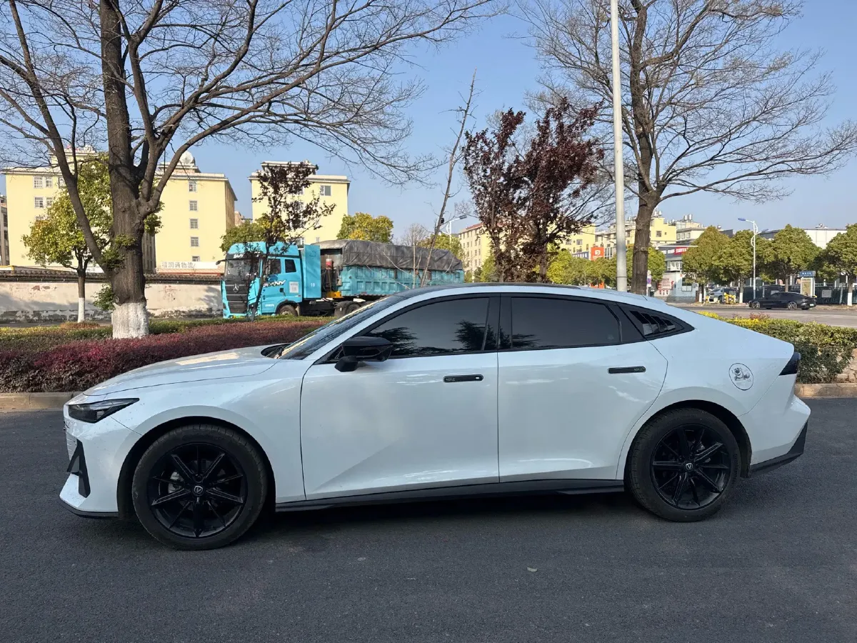 2023 ChangAn UNI-V 1.5T 188HP L4 7DCT,autocango,china used car exporter,china ev exporter,chinese used car exporter,chinese used ev exporter