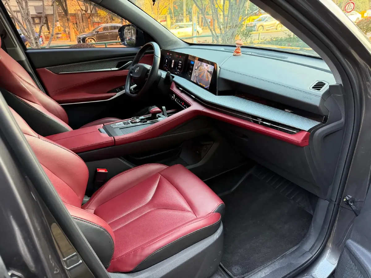 2022 ChangAn CS75 Plus 2.0T 233HP L4 8AT,autocango,china used car exporter,china ev exporter,chinese used car exporter,chinese used ev exporter