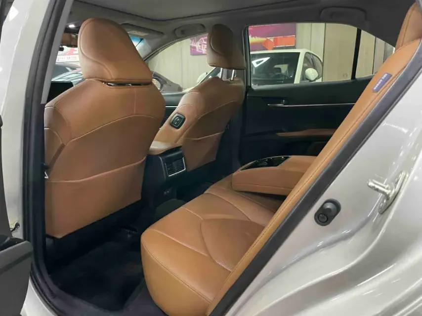 2021 Toyota Camry 2.5L 209HP L4 8AT,autocango,china used car exporter,china ev exporter,chinese used car exporter,chinese used ev exporter