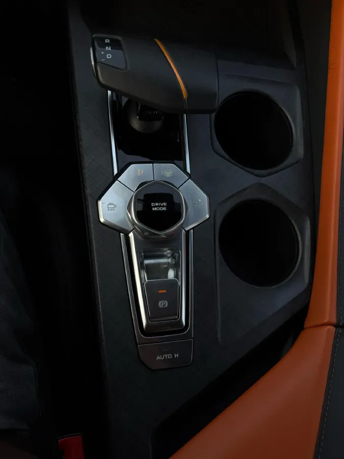 2022 ChangAn UNI-V 1.5T 188HP L4 7DCT,autocango,china used car exporter,china ev exporter,chinese used car exporter,chinese used ev exporter