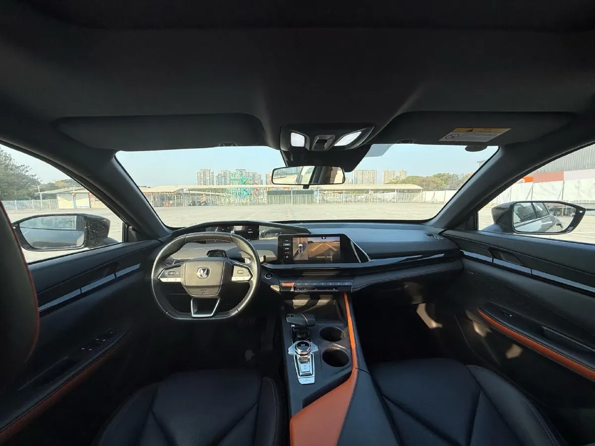 2022 ChangAn UNI-V 1.5T 188HP L4 7DCT,autocango,china used car exporter,china ev exporter,chinese used car exporter,chinese used ev exporter