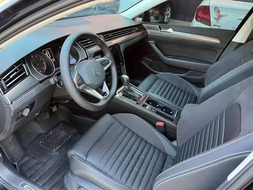 2020 Volkswagen Magotan 2.0T 186HP L4 7DCT,autocango,china used car exporter,china ev exporter,chinese used car exporter,chinese used ev exporter