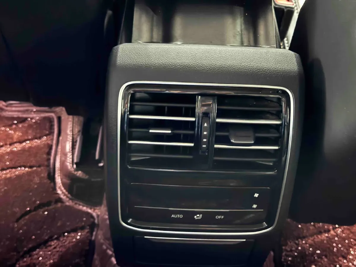 2023 Volkswagen Magotan 2.0T 186HP L4 7DCT,autocango,china used car exporter,china ev exporter,chinese used car exporter,chinese used ev exporter