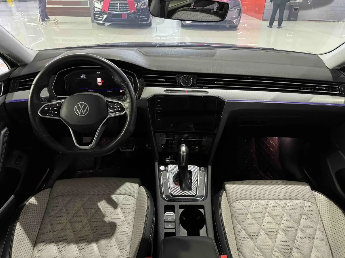 2023 Volkswagen Magotan 2.0T 186HP L4 7DCT,autocango,china used car exporter,china ev exporter,chinese used car exporter,chinese used ev exporter