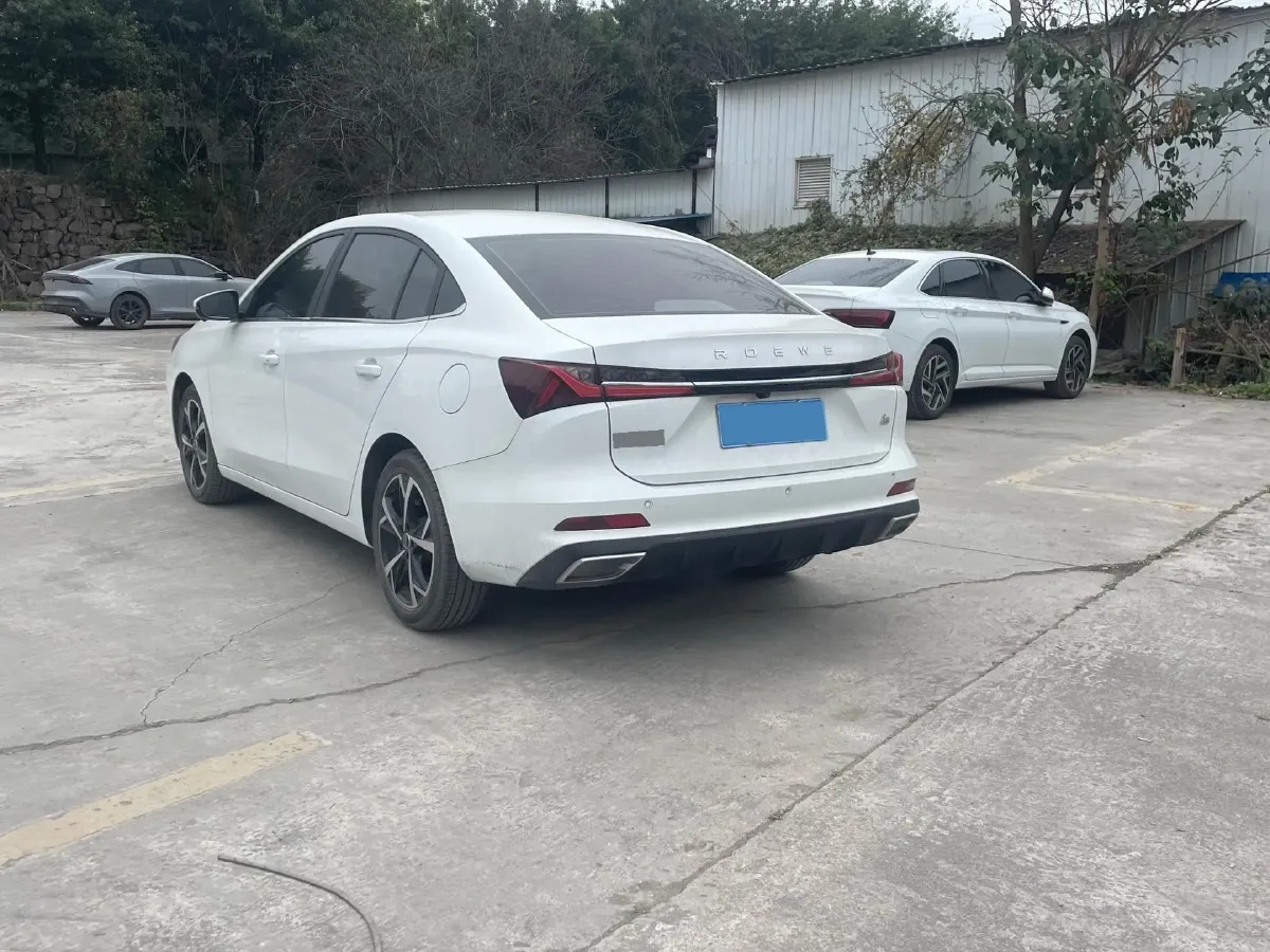 2023 Roewe i5 1.5L 129HP L4 CVT,autocango,china used car exporter,china ev exporter,chinese used car exporter,chinese used ev exporter