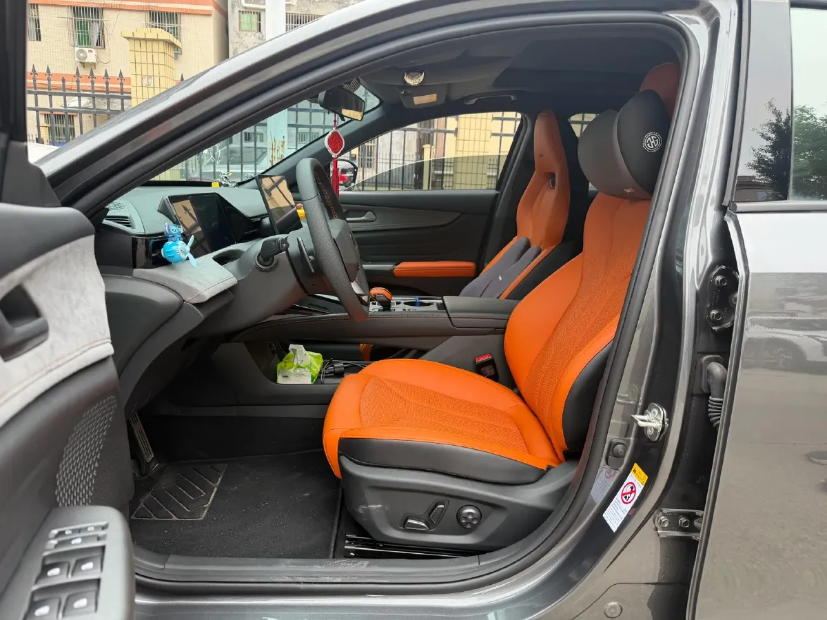 2025 ChangAn UNI-V 2.0T 245HP L4 8AT,autocango,china used car exporter,china ev exporter,chinese used car exporter,chinese used ev exporter