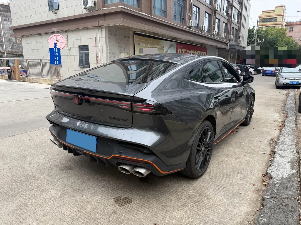 2025 ChangAn UNI-V 2.0T 245HP L4 8AT,autocango,china used car exporter,china ev exporter,chinese used car exporter,chinese used ev exporter