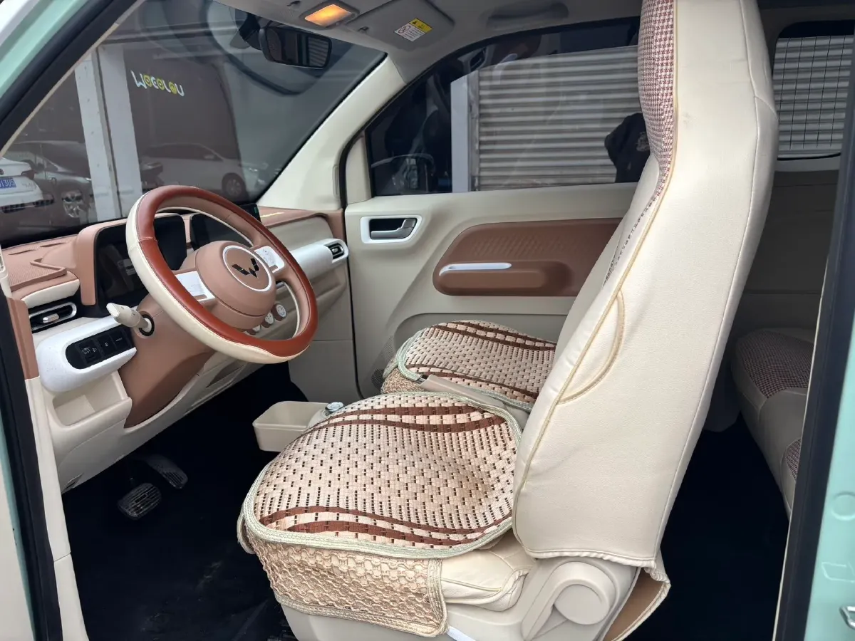 2024 WuLing HongGuang MINI EV BEV 17.3KWH,autocango,china used car exporter,china ev exporter,chinese used car exporter,chinese used ev exporter