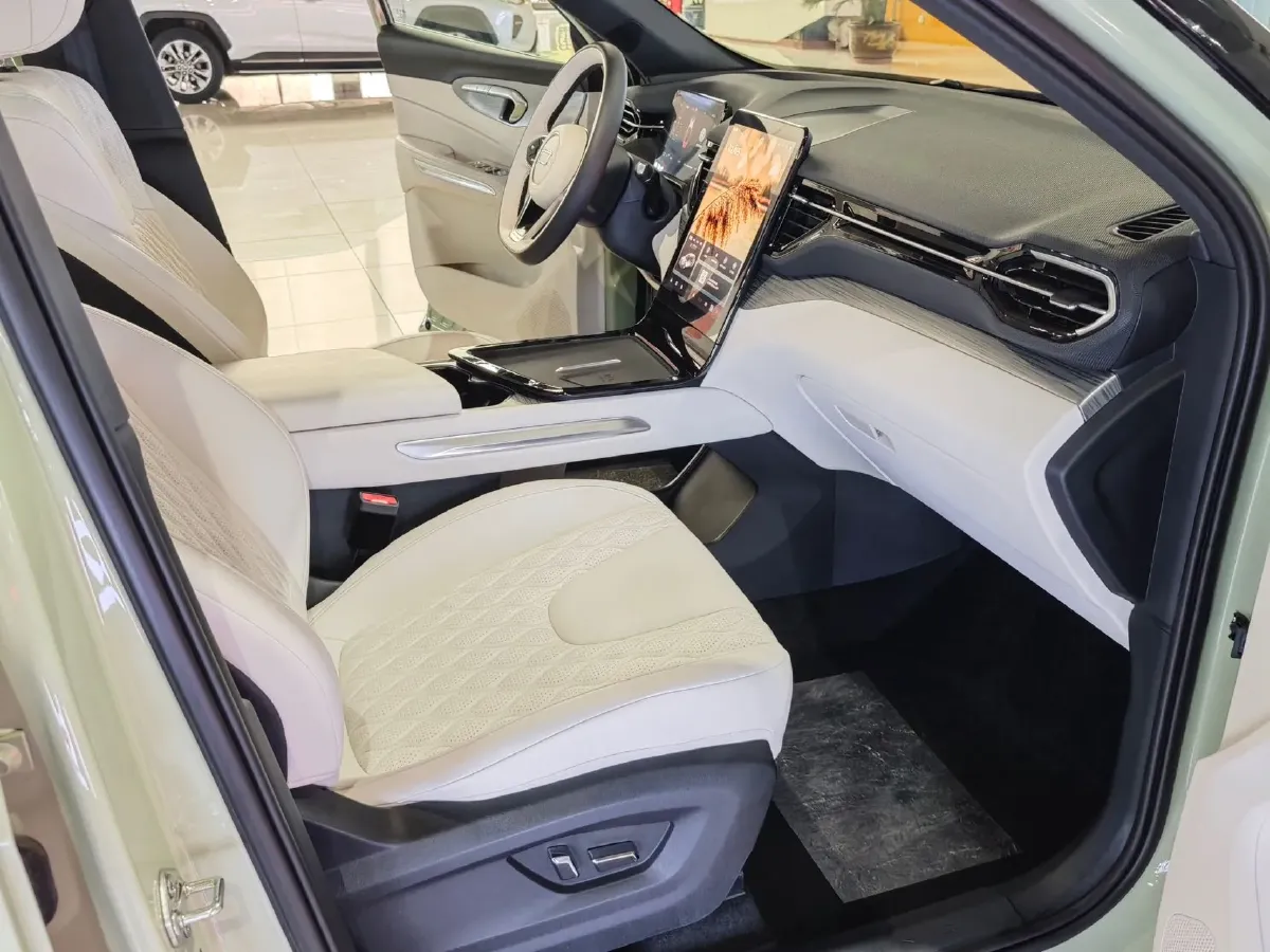 2025 Bestune YueYi 07 1.5T 150HP L4 1DHT PHEV,autocango,china used car exporter,china ev exporter,chinese used car exporter,chinese used ev exporter