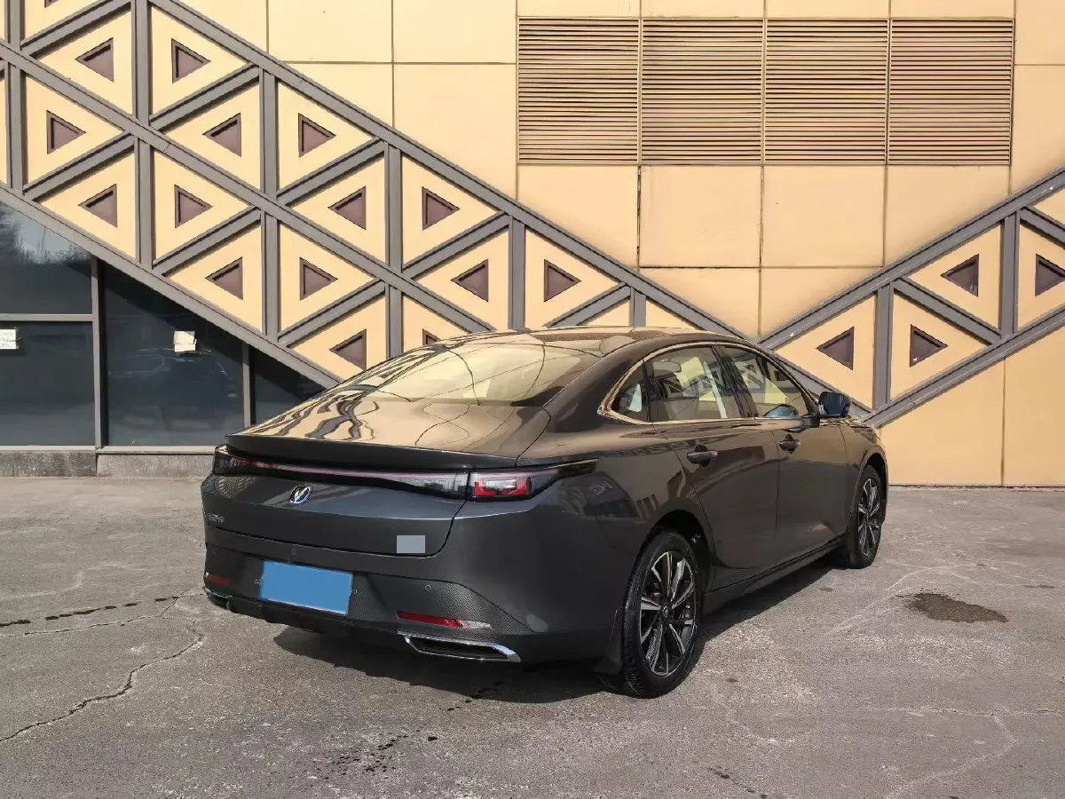 2025 ChangAn Eado 1.5T 192HP L4 7DCT,autocango,china used car exporter,china ev exporter,chinese used car exporter,chinese used ev exporter