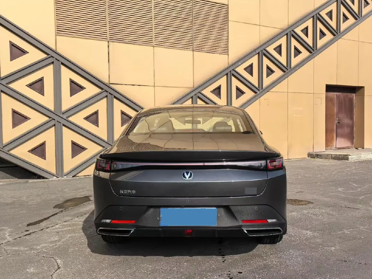 2025 ChangAn Eado 1.5T 192HP L4 7DCT,autocango,china used car exporter,china ev exporter,chinese used car exporter,chinese used ev exporter